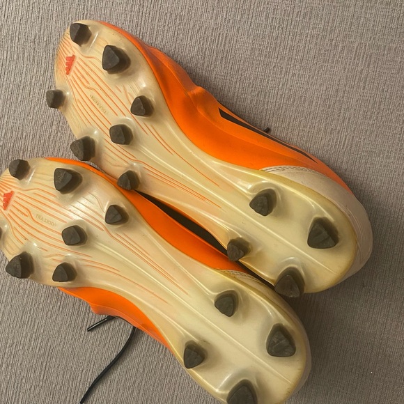 Men's Adidas cleats - Picture 2 of 3